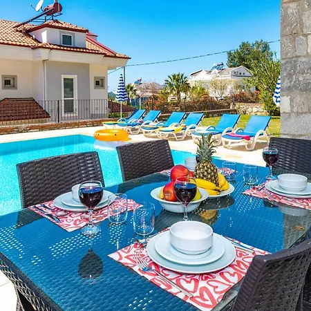 Yasam Park Rena Villalari Oeluedeniz Villa Fethiye
